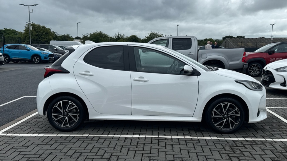Toyota Yaris 1.5 Hybrid Design 5dr CVT Hybrid Hatchback - Image 23