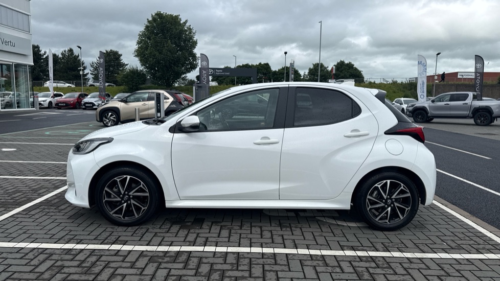 Toyota Yaris 1.5 Hybrid Design 5dr CVT Hybrid Hatchback - Image 24