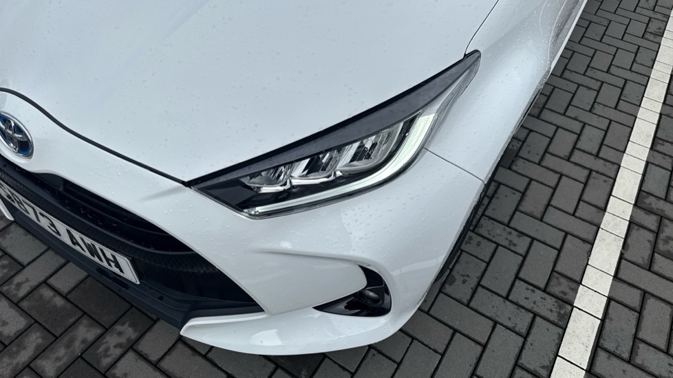 Toyota Yaris 1.5 Hybrid Design 5dr CVT Hybrid Hatchback - Image 35