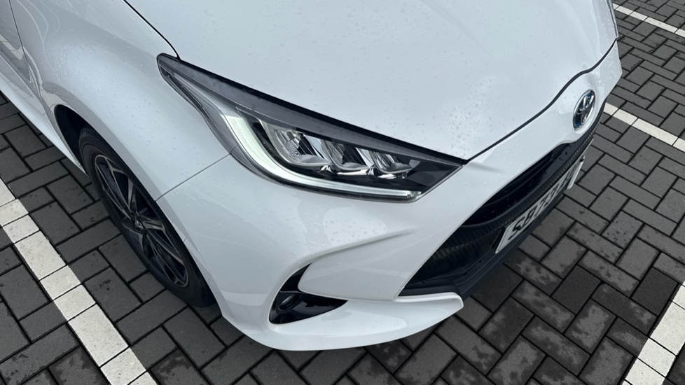 Toyota Yaris 1.5 Hybrid Design 5dr CVT Hybrid Hatchback - Image 37
