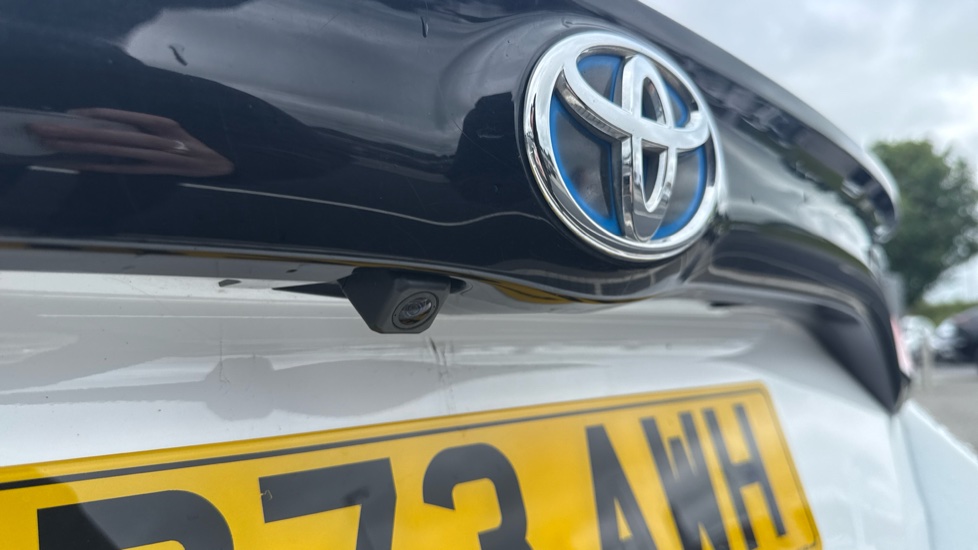 Toyota Yaris 1.5 Hybrid Design 5dr CVT Hybrid Hatchback - Image 39