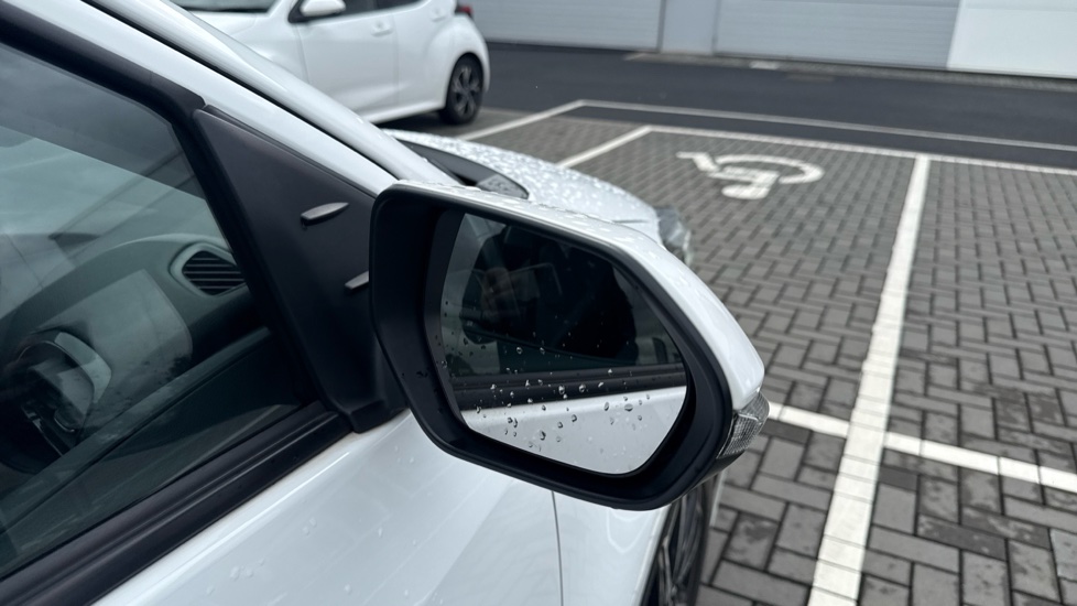 Toyota Yaris 1.5 Hybrid Design 5dr CVT Hybrid Hatchback - Image 42