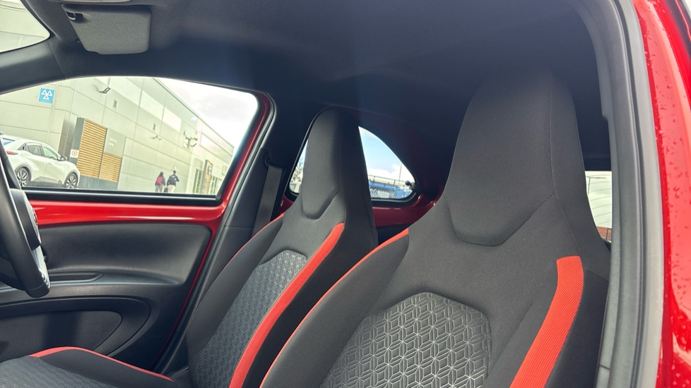 Toyota Aygo X 1.0 VVT-i Edge 5dr Auto Petrol Hatchback - Image 19