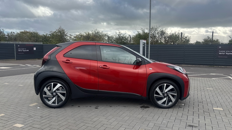Toyota Aygo X 1.0 VVT-i Edge 5dr Auto Petrol Hatchback - Image 23