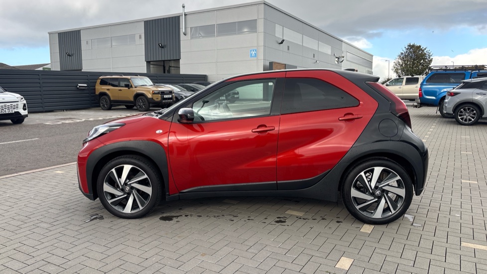 Toyota Aygo X 1.0 VVT-i Edge 5dr Auto Petrol Hatchback - Image 24