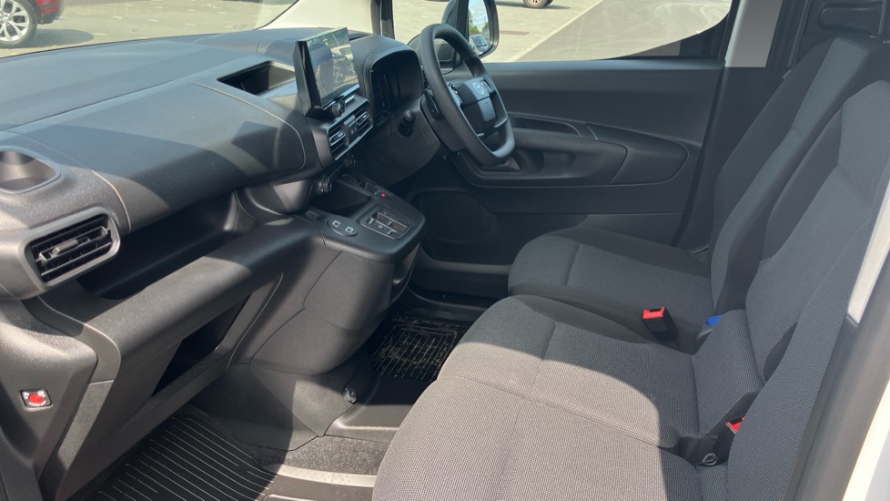 Toyota Proace City L2 Electric Icon Van 50kWh Auto - Image 5
