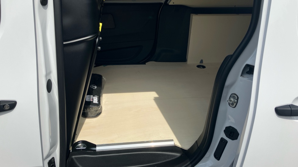 Toyota Proace City L2 Electric Icon Van 50kWh Auto - Image 15