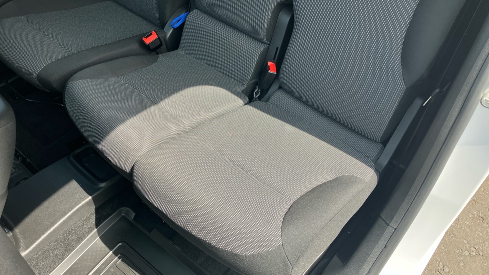 Toyota Proace City L2 Electric Icon Van 50kWh Auto - Image 17