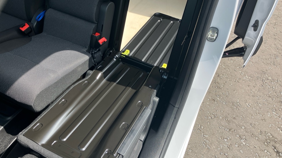 Toyota Proace City L2 Electric Icon Van 50kWh Auto - Image 18
