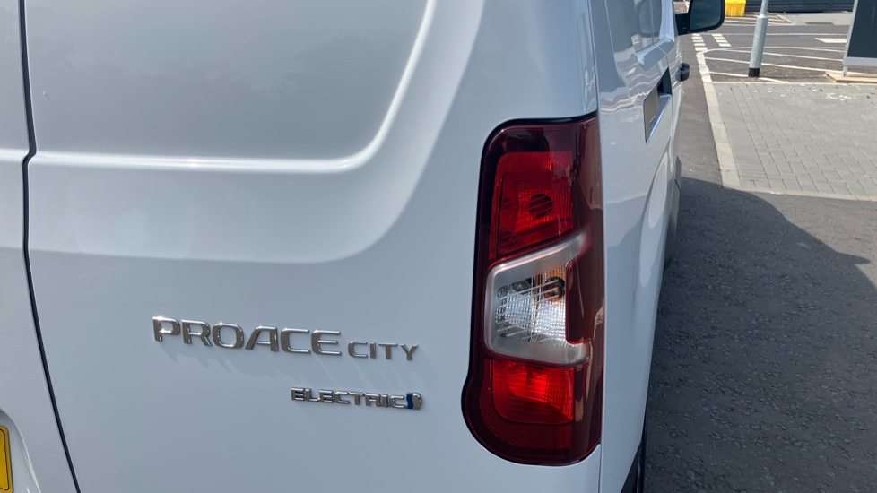 Toyota Proace City L2 Electric Icon Van 50kWh Auto - Image 21