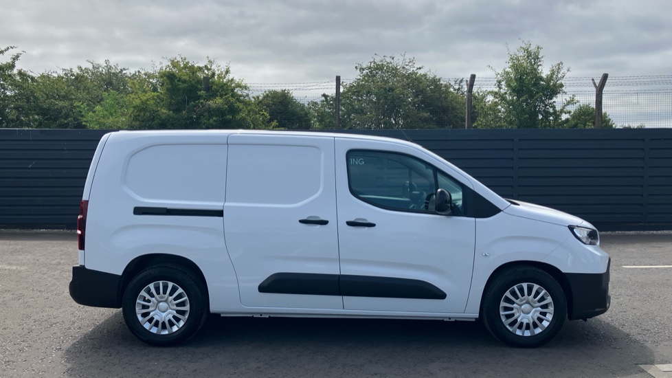Toyota Proace City L2 Electric Icon Van 50kWh Auto - Image 23