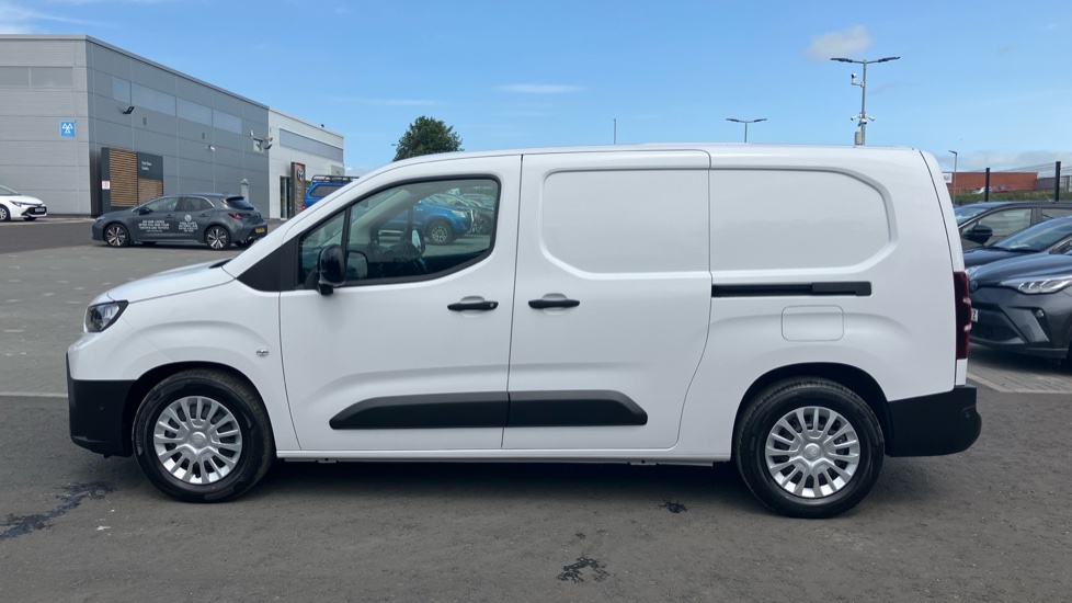 Toyota Proace City L2 Electric Icon Van 50kWh Auto - Image 24