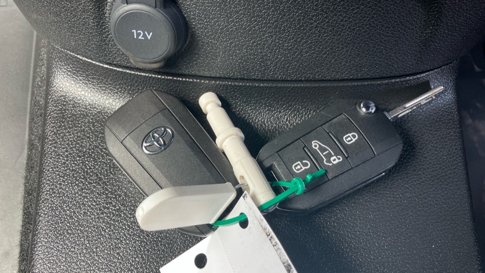 Toyota Proace City L2 Electric Icon Van 50kWh Auto - Image 28