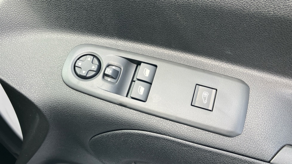 Toyota Proace City L2 Electric Icon Van 50kWh Auto - Image 29