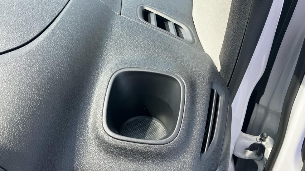 Toyota Proace City L2 Electric Icon Van 50kWh Auto - Image 44