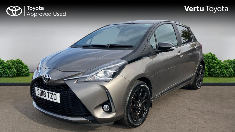 Toyota Yaris 1.5 VVT-i Blue Bi-tone 5dr [Nav] Petrol Hatchback - Image 3