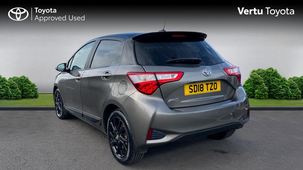 Toyota Yaris 1.5 VVT-i Blue Bi-tone 5dr [Nav] Petrol Hatchback - Image 4