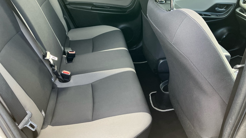 Toyota Yaris 1.5 VVT-i Blue Bi-tone 5dr [Nav] Petrol Hatchback - Image 8