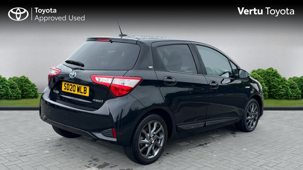 Toyota Yaris 1.5 Hybrid Y20 5dr CVT [Bi-tone] Hybrid Hatchback - Image 2