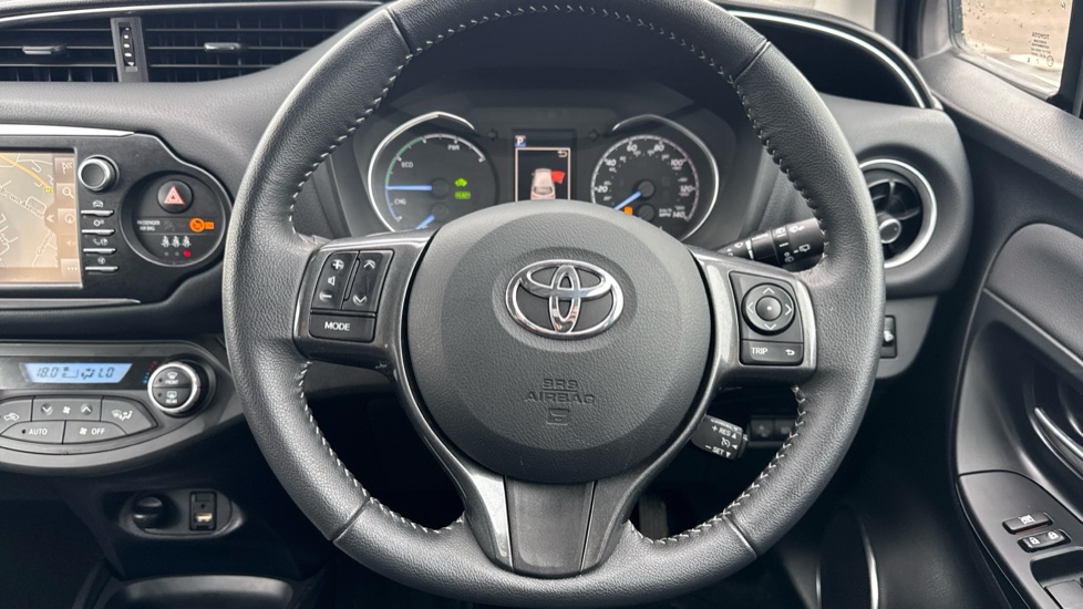 Toyota Yaris 1.5 Hybrid Y20 5dr CVT [Bi-tone] Hybrid Hatchback - Image 7