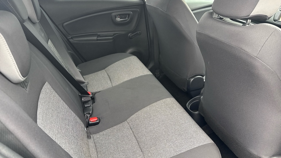 Toyota Yaris 1.5 Hybrid Y20 5dr CVT [Bi-tone] Hybrid Hatchback - Image 8