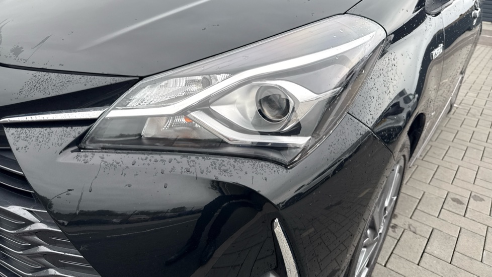 Toyota Yaris 1.5 Hybrid Y20 5dr CVT [Bi-tone] Hybrid Hatchback - Image 20