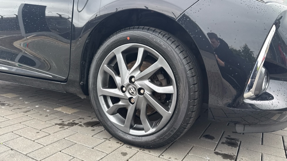 Toyota Yaris 1.5 Hybrid Y20 5dr CVT [Bi-tone] Hybrid Hatchback - Image 42