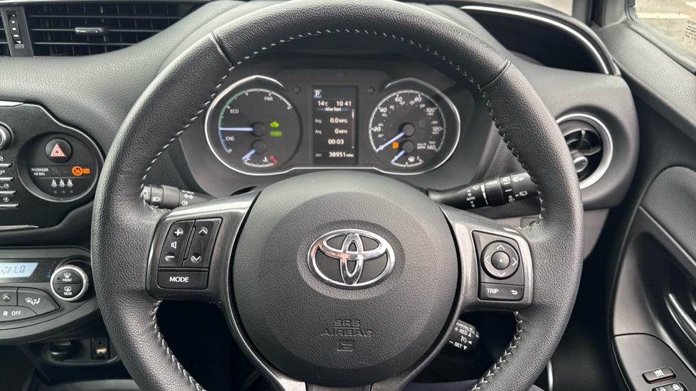 Toyota Yaris 1.5 Hybrid Y20 5dr CVT [Bi-tone] Hybrid Hatchback - Image 46