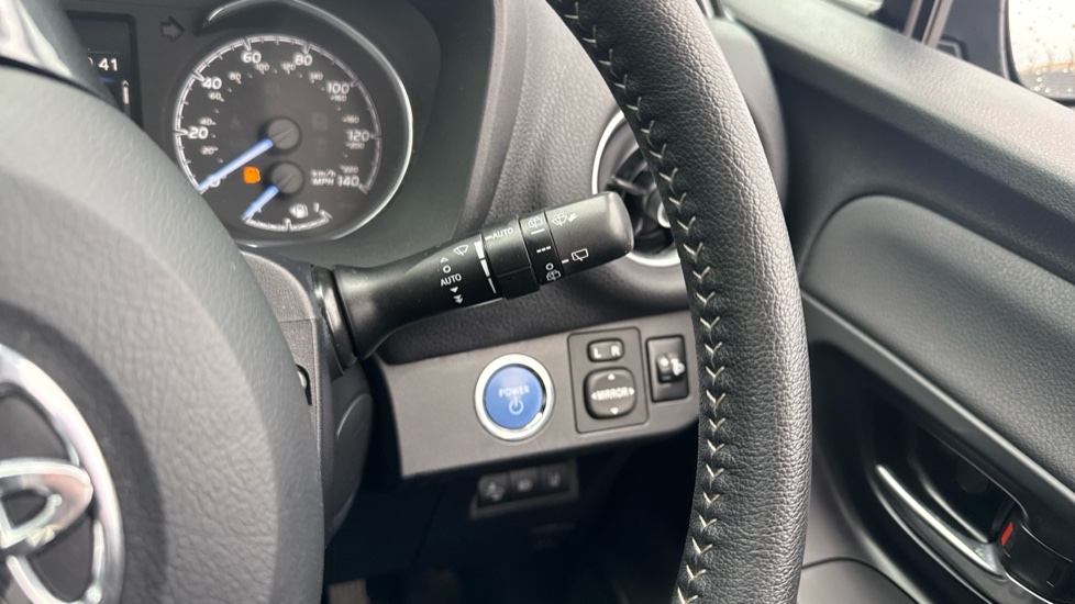 Toyota Yaris 1.5 Hybrid Y20 5dr CVT [Bi-tone] Hybrid Hatchback - Image 47
