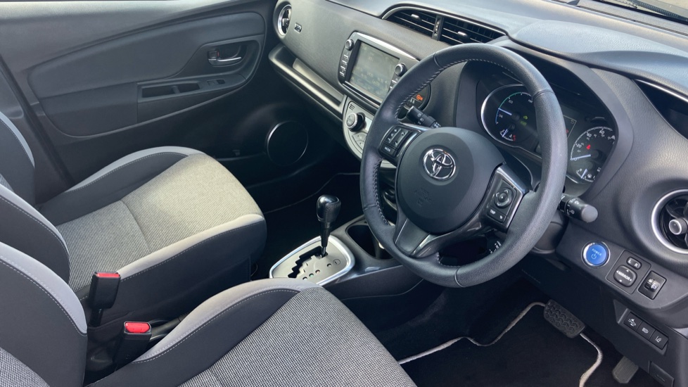 Toyota Yaris 1.5 Hybrid Y20 5dr CVT [Bi-tone] Hybrid Hatchback - Image 12