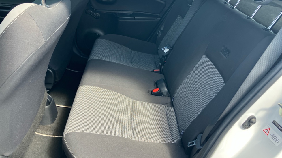 Toyota Yaris 1.5 Hybrid Y20 5dr CVT [Bi-tone] Hybrid Hatchback - Image 15