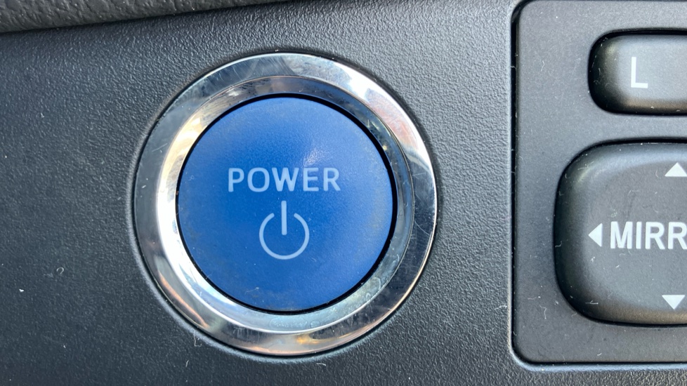 Toyota Yaris 1.5 Hybrid Y20 5dr CVT [Bi-tone] Hybrid Hatchback - Image 16
