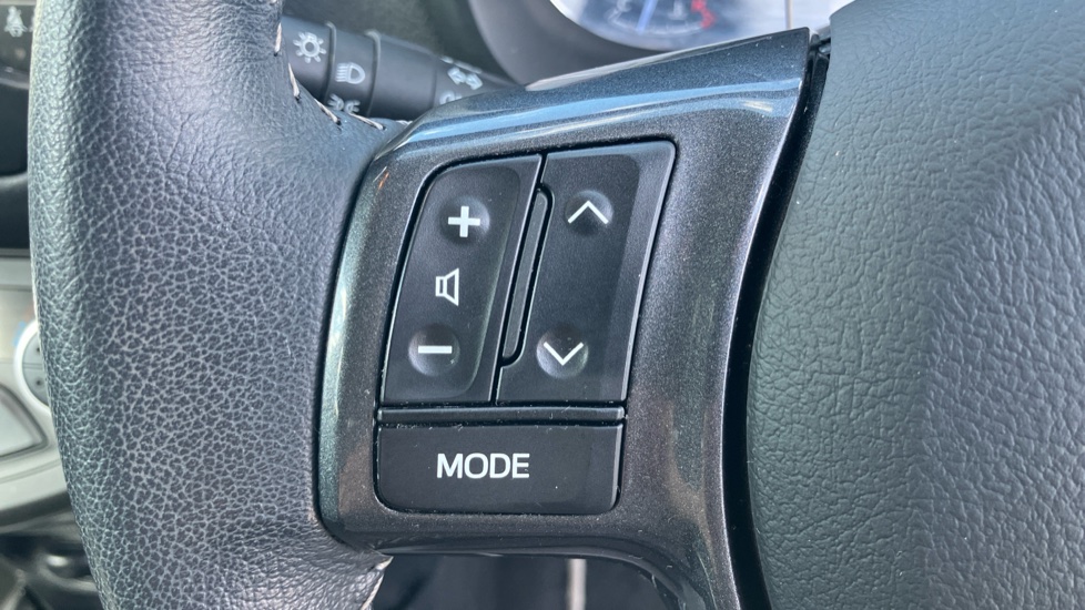 Toyota Yaris 1.5 Hybrid Y20 5dr CVT [Bi-tone] Hybrid Hatchback - Image 35