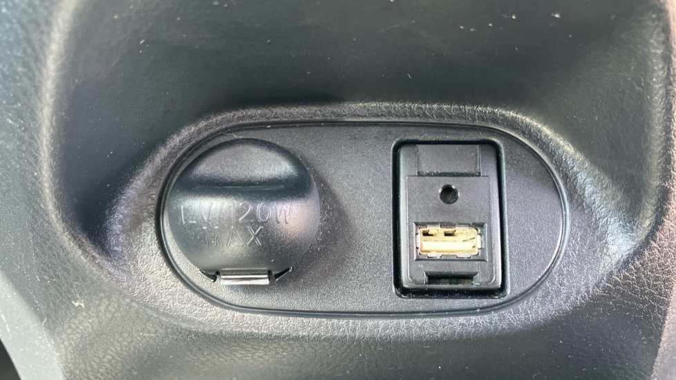 Toyota Yaris 1.5 Hybrid Y20 5dr CVT [Bi-tone] Hybrid Hatchback - Image 44