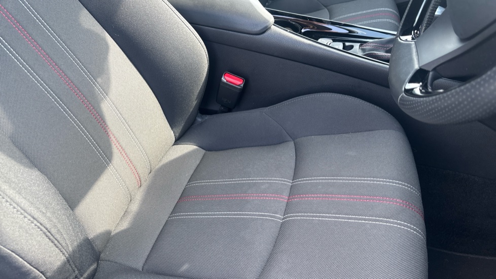 Toyota C-HR 1.8 Hybrid GR Sport 5dr CVT Hybrid Hatchback - Image 17