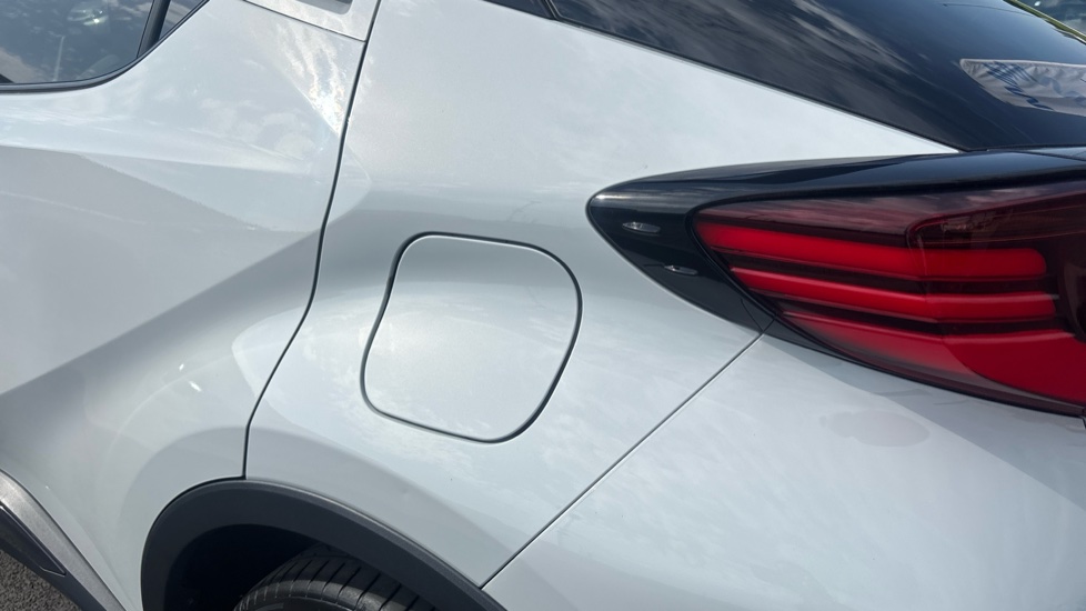 Toyota C-HR 1.8 Hybrid GR Sport 5dr CVT Hybrid Hatchback - Image 35