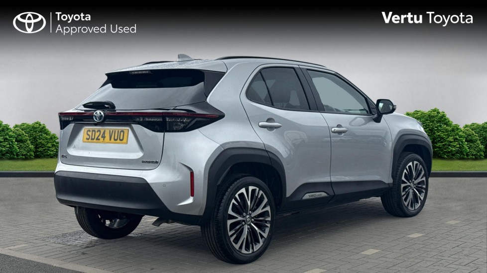 Toyota Yaris Cross 1.5 Hybrid Excel 5dr CVT Hybrid Estate - Image 2