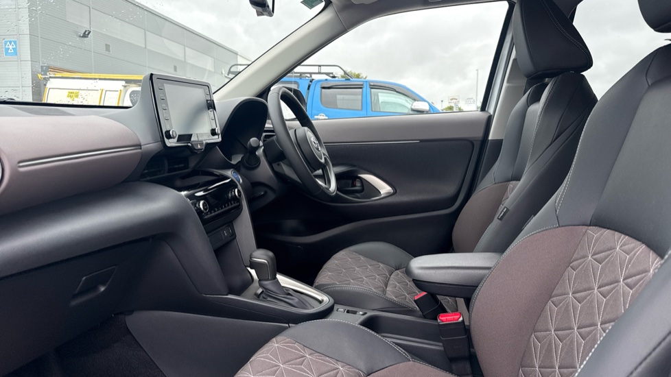 Toyota Yaris Cross 1.5 Hybrid Excel 5dr CVT Hybrid Estate - Image 5
