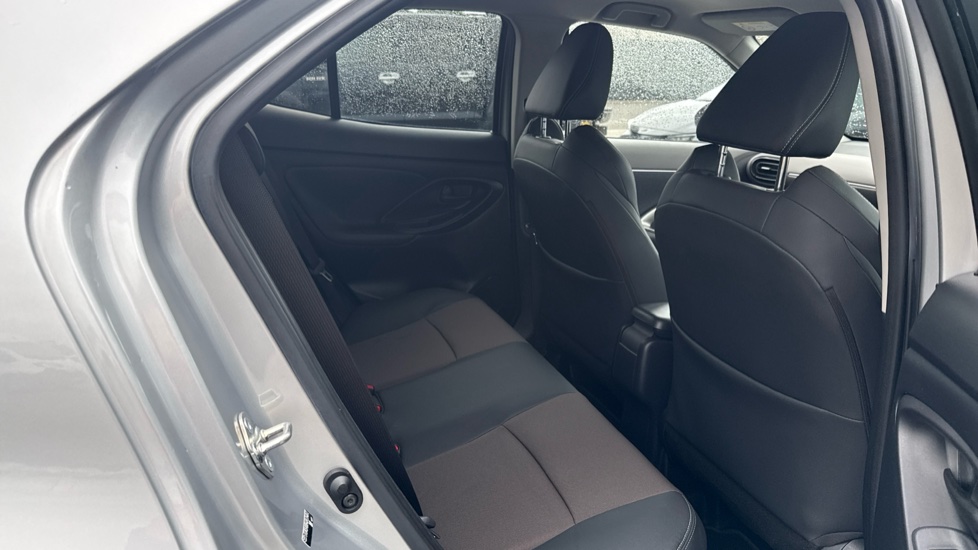 Toyota Yaris Cross 1.5 Hybrid Excel 5dr CVT Hybrid Estate - Image 8