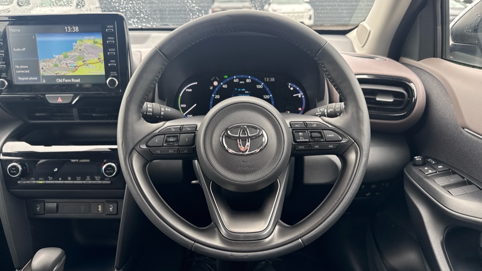 Toyota Yaris Cross 1.5 Hybrid Excel 5dr CVT Hybrid Estate - Image 10