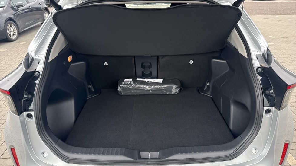 Toyota Yaris Cross 1.5 Hybrid Excel 5dr CVT Hybrid Estate - Image 13