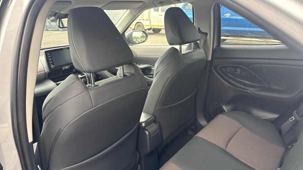 Toyota Yaris Cross 1.5 Hybrid Excel 5dr CVT Hybrid Estate - Image 19