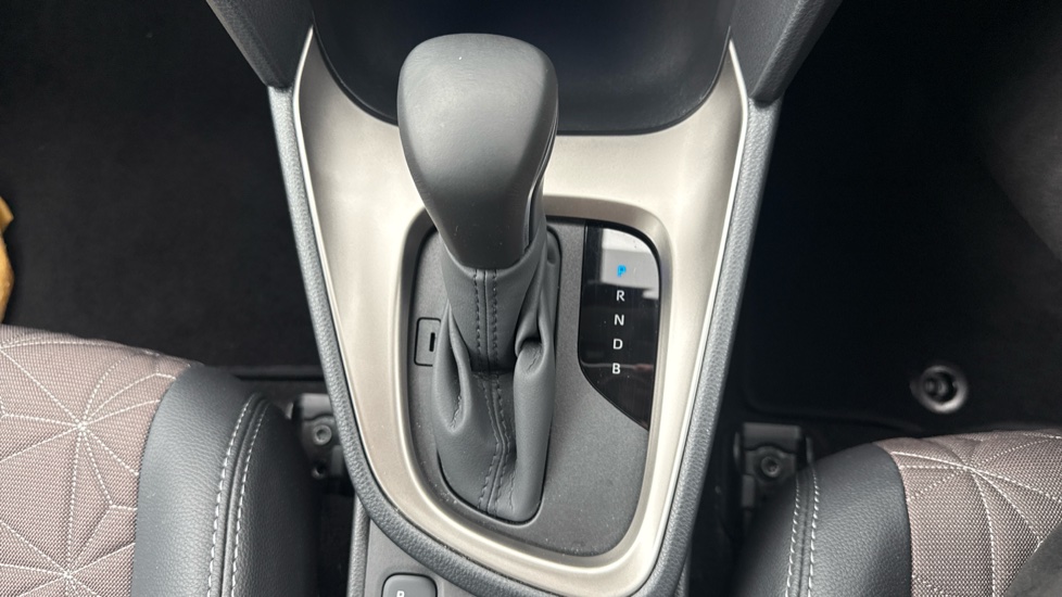 Toyota Yaris Cross 1.5 Hybrid Excel 5dr CVT Hybrid Estate - Image 30