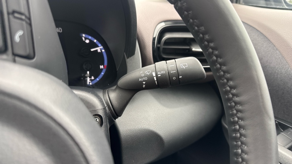 Toyota Yaris Cross 1.5 Hybrid Excel 5dr CVT Hybrid Estate - Image 39