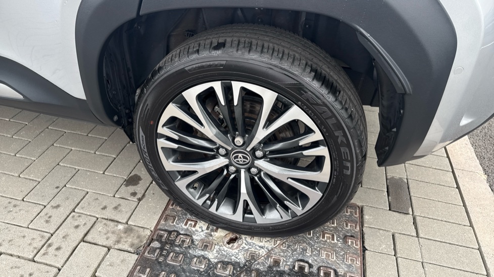 Toyota Yaris Cross 1.5 Hybrid Excel 5dr CVT Hybrid Estate - Image 46