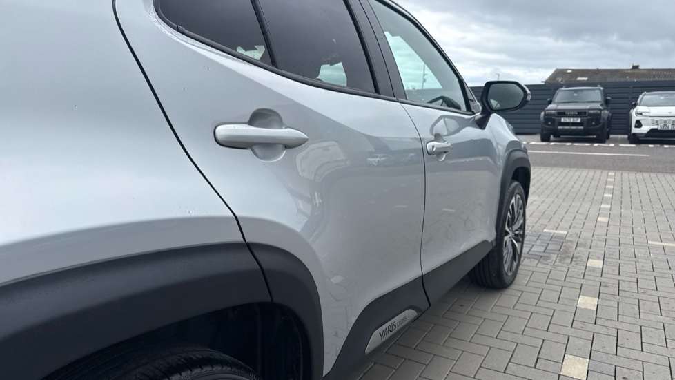 Toyota Yaris Cross 1.5 Hybrid Excel 5dr CVT Hybrid Estate - Image 53