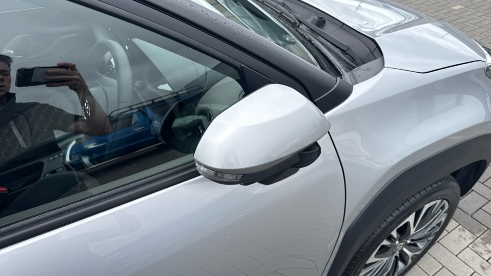 Toyota Yaris Cross 1.5 Hybrid Excel 5dr CVT Hybrid Estate - Image 57