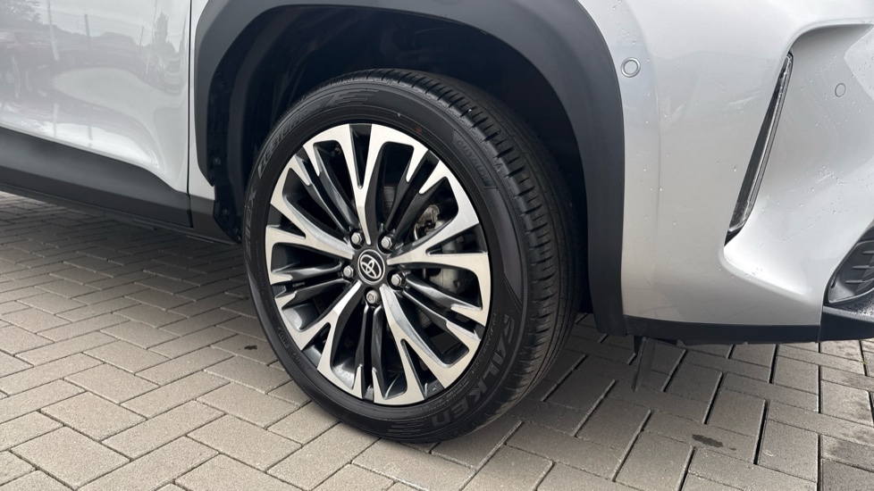 Toyota Yaris Cross 1.5 Hybrid Excel 5dr CVT Hybrid Estate - Image 58