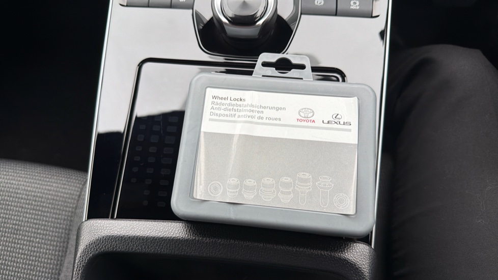 Toyota bZ4X 150kW Pure 71.4kWh 5dr Auto [11kW] Electric Hatchback - Image 27