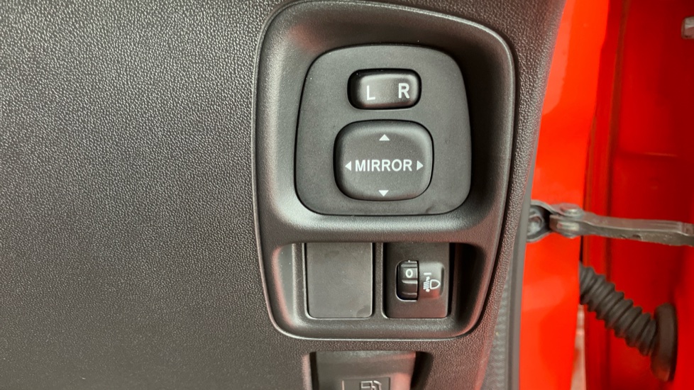 Toyota Aygo 1.0 VVT-i X-Cite 2 5dr Petrol Hatchback - Image 31